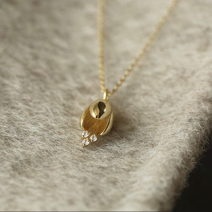 Collier en Or en Forme de Goutte Éclatante