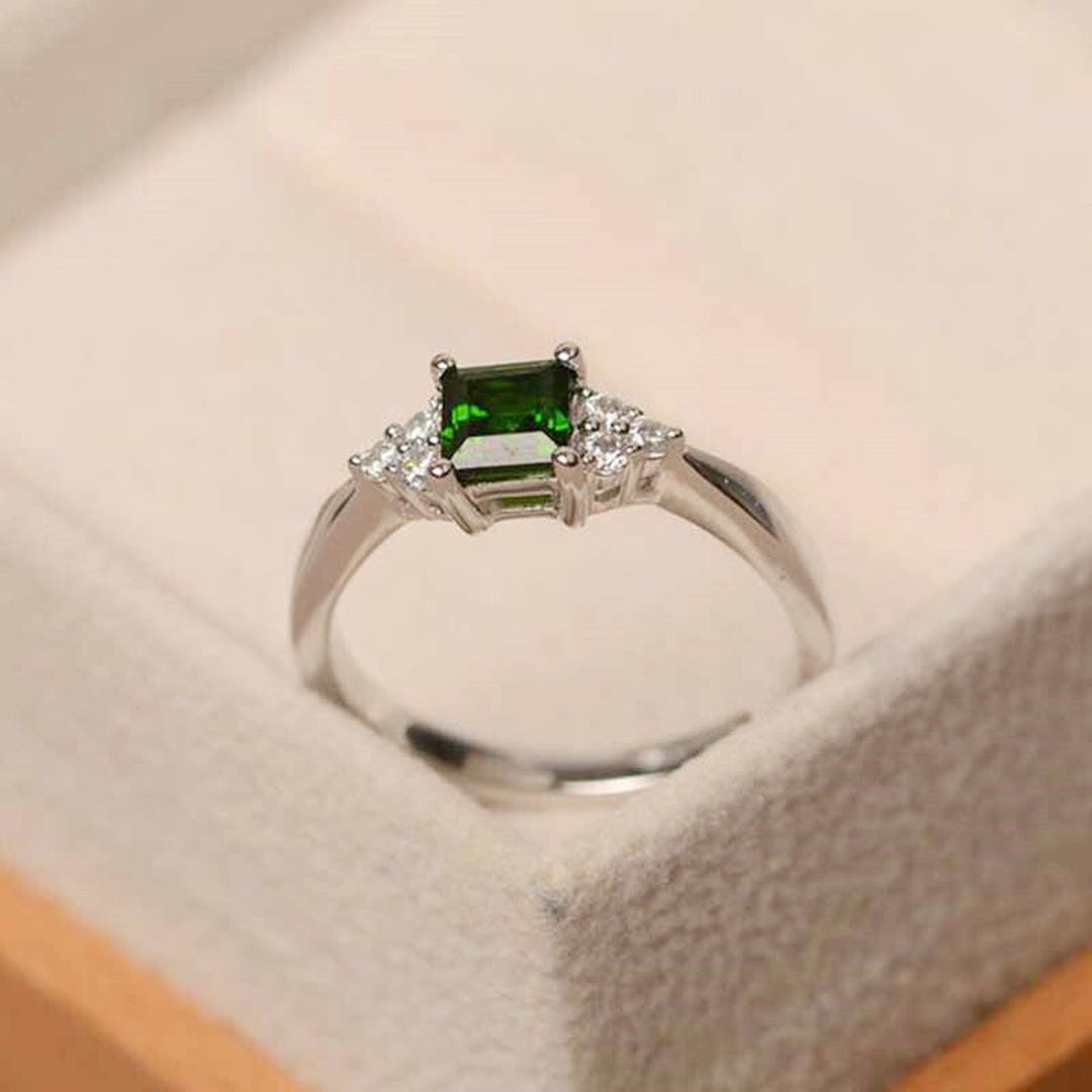 Bague Solitaire Émeraude Verte