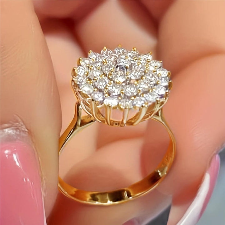 Bague de déclaration en halo de cristaux en grappes