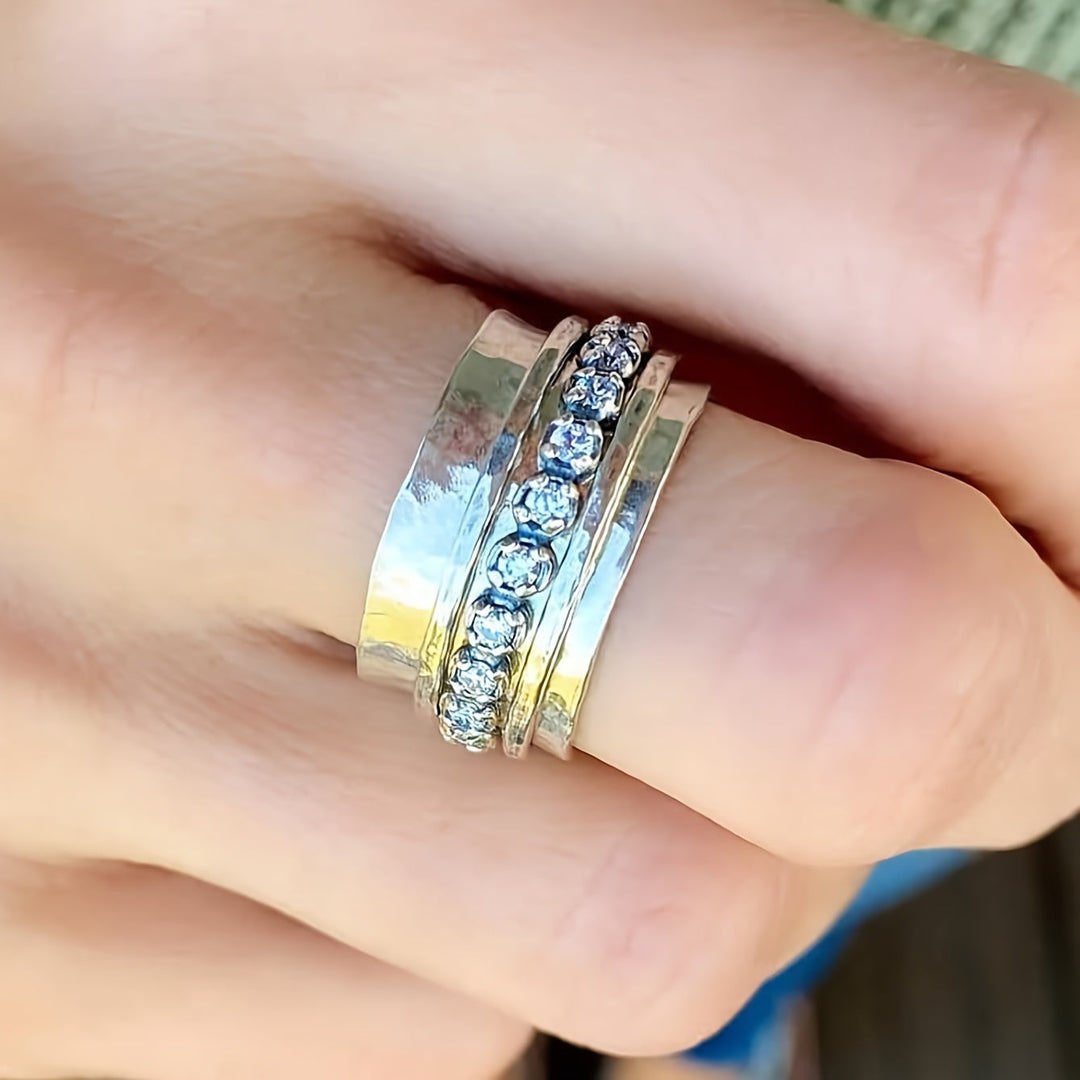 Bague Vintage Ronde Sertie de Zirconium Étincelant