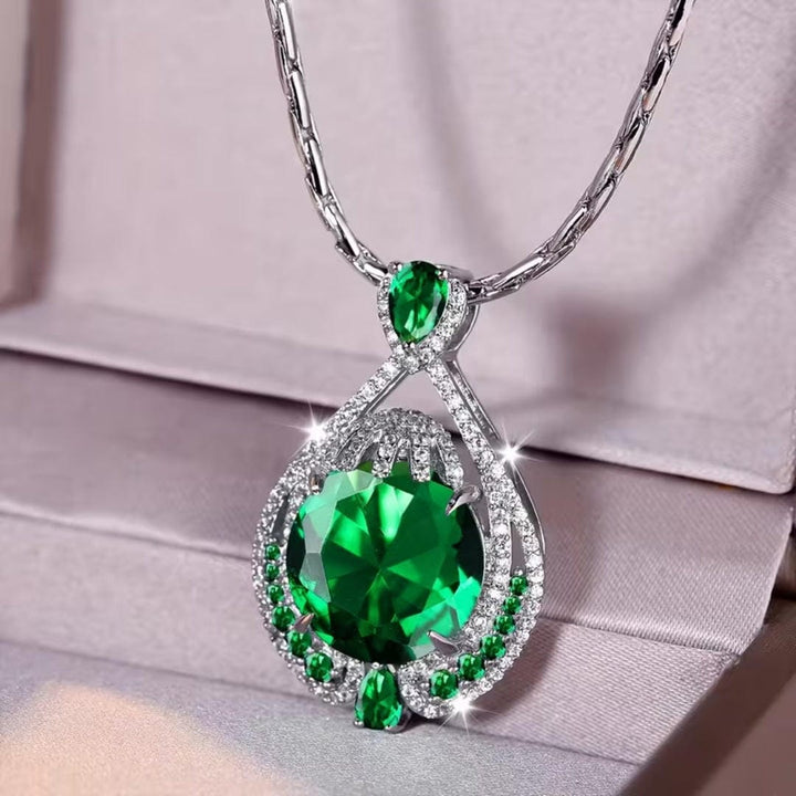 Collier Halo en Émeraude en Forme de Goutte