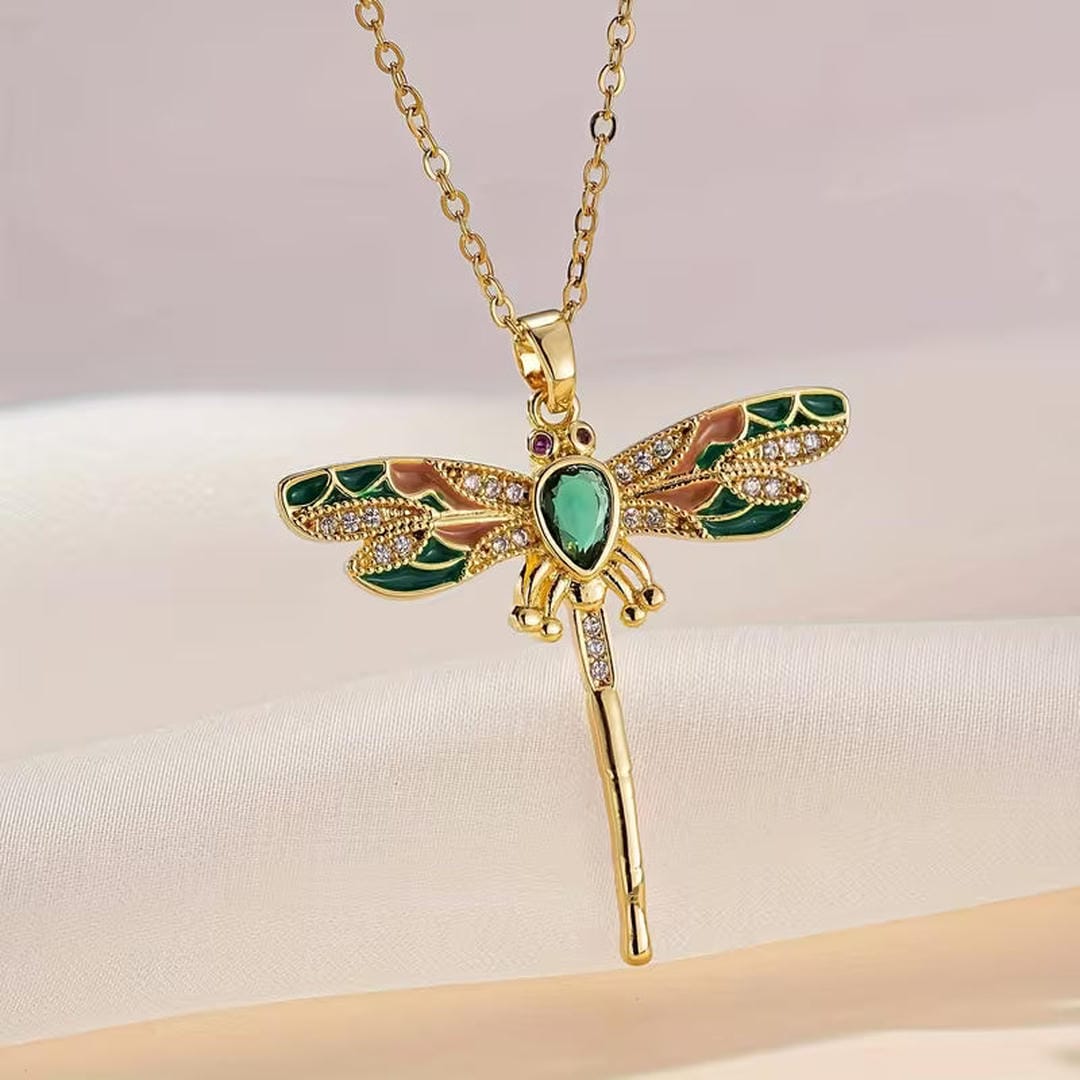 Collier Élégance Libellule en Émeraude