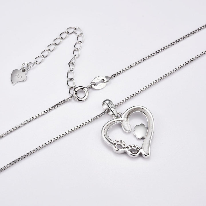 Collier Patte et Cœur avec Pendentif Infini