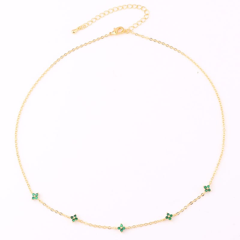 Collier en émeraude avec charme