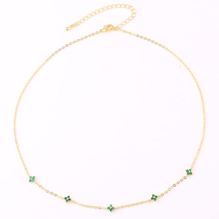 Collier en émeraude avec charme