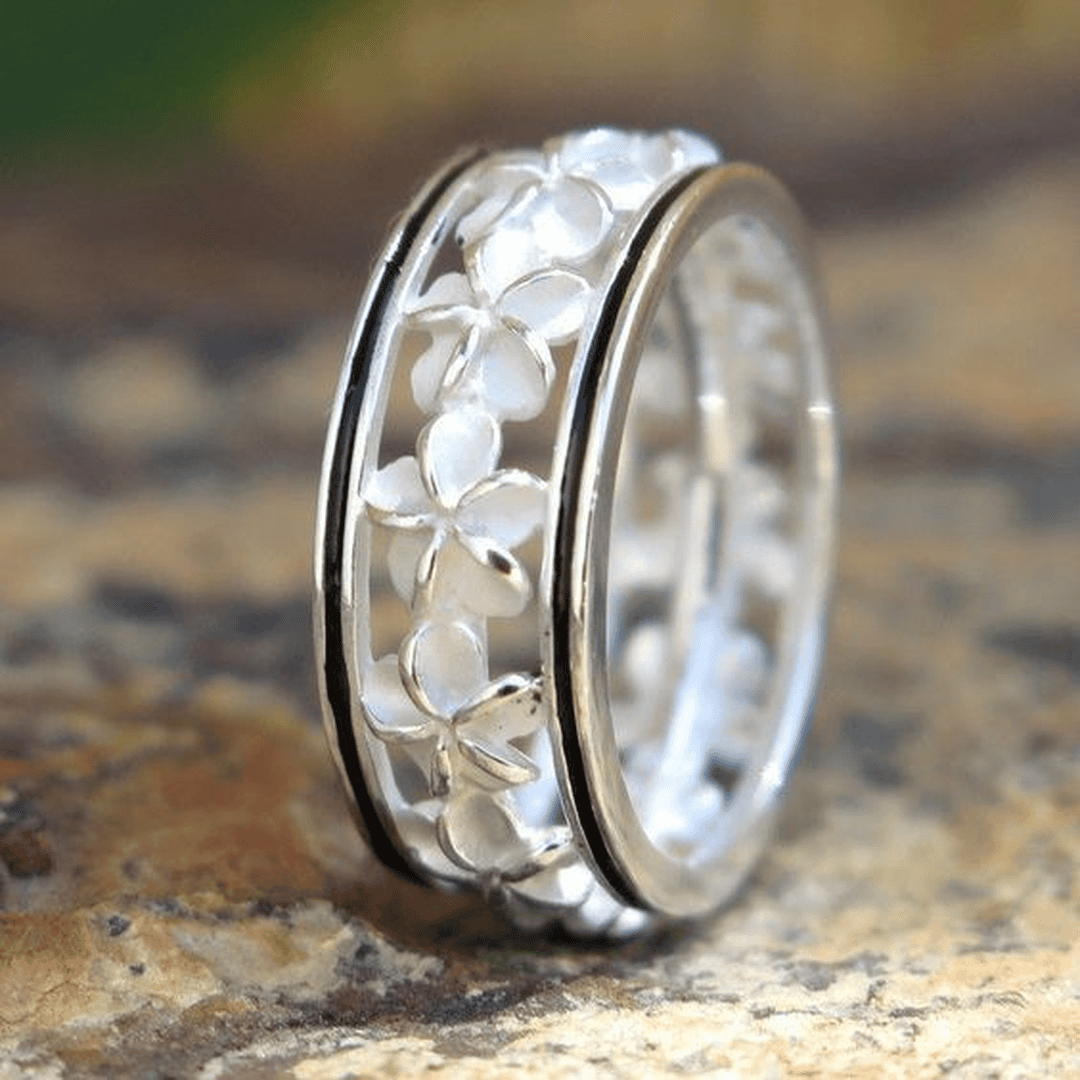 Bague Vintage en Argent avec Fleur Blanche