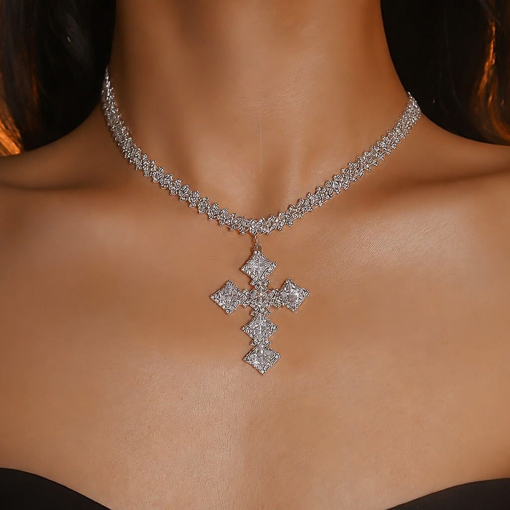 Collier de Luxe en Croix de Zirconium