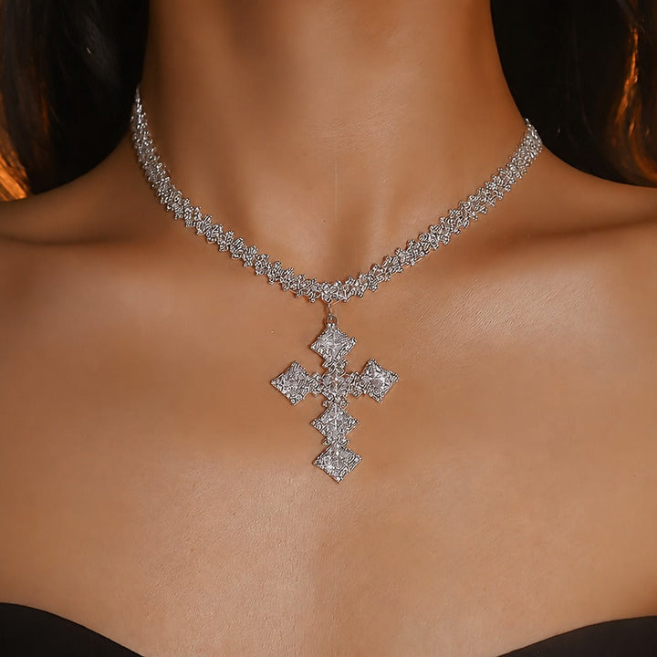 Collier de Luxe en Croix de Zirconium