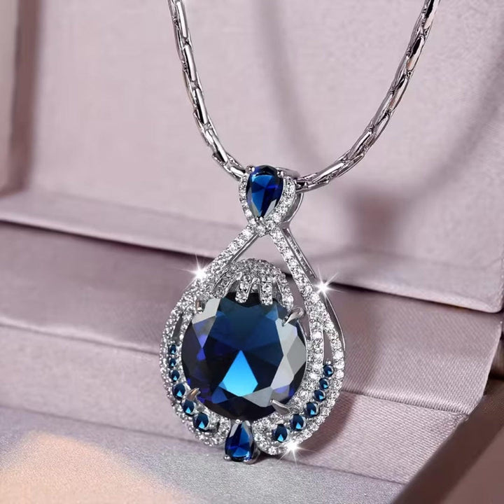 Collier Halo en Émeraude en Forme de Goutte