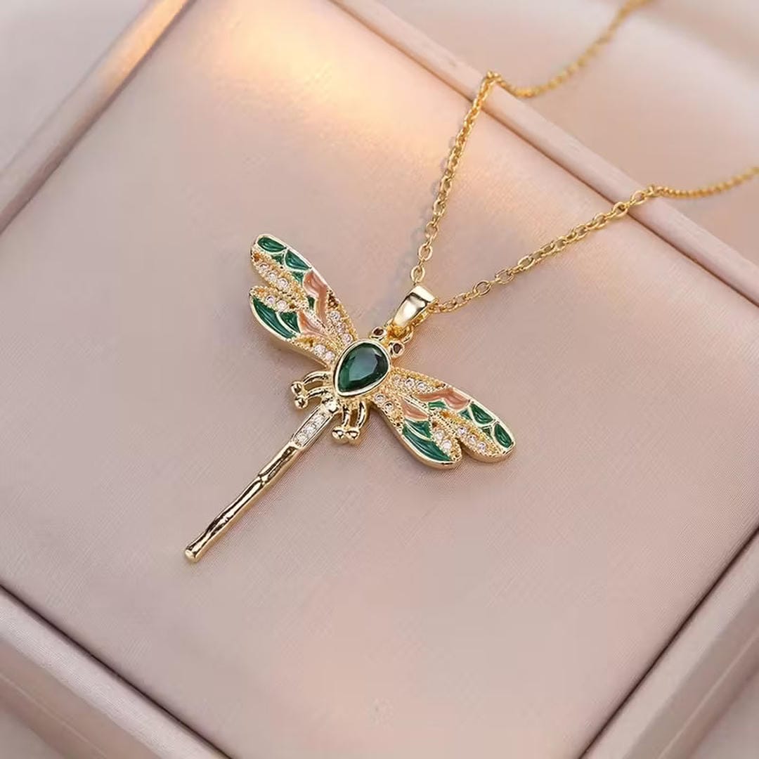 Collier Élégance Libellule en Émeraude