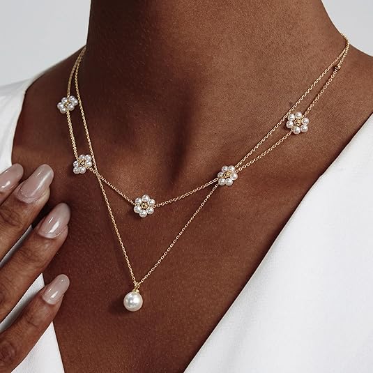 Collier superposé en fleurs de perles