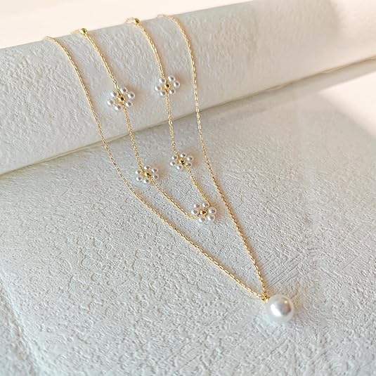 Collier superposé en fleurs de perles