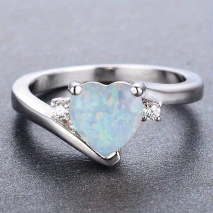 Bague Élégante en Pierre de Lune Argentée