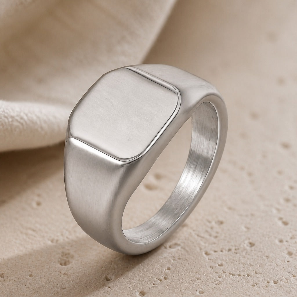 Bague Sceau en Or Blanc Souverain
