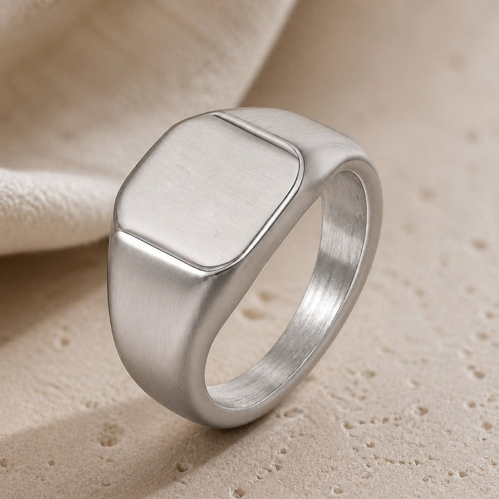 Bague Sceau en Or Blanc Souverain