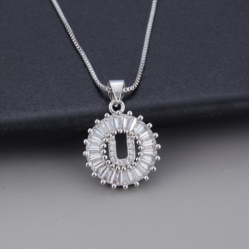 Collier en zirconium avec lettre initiale en or blanc