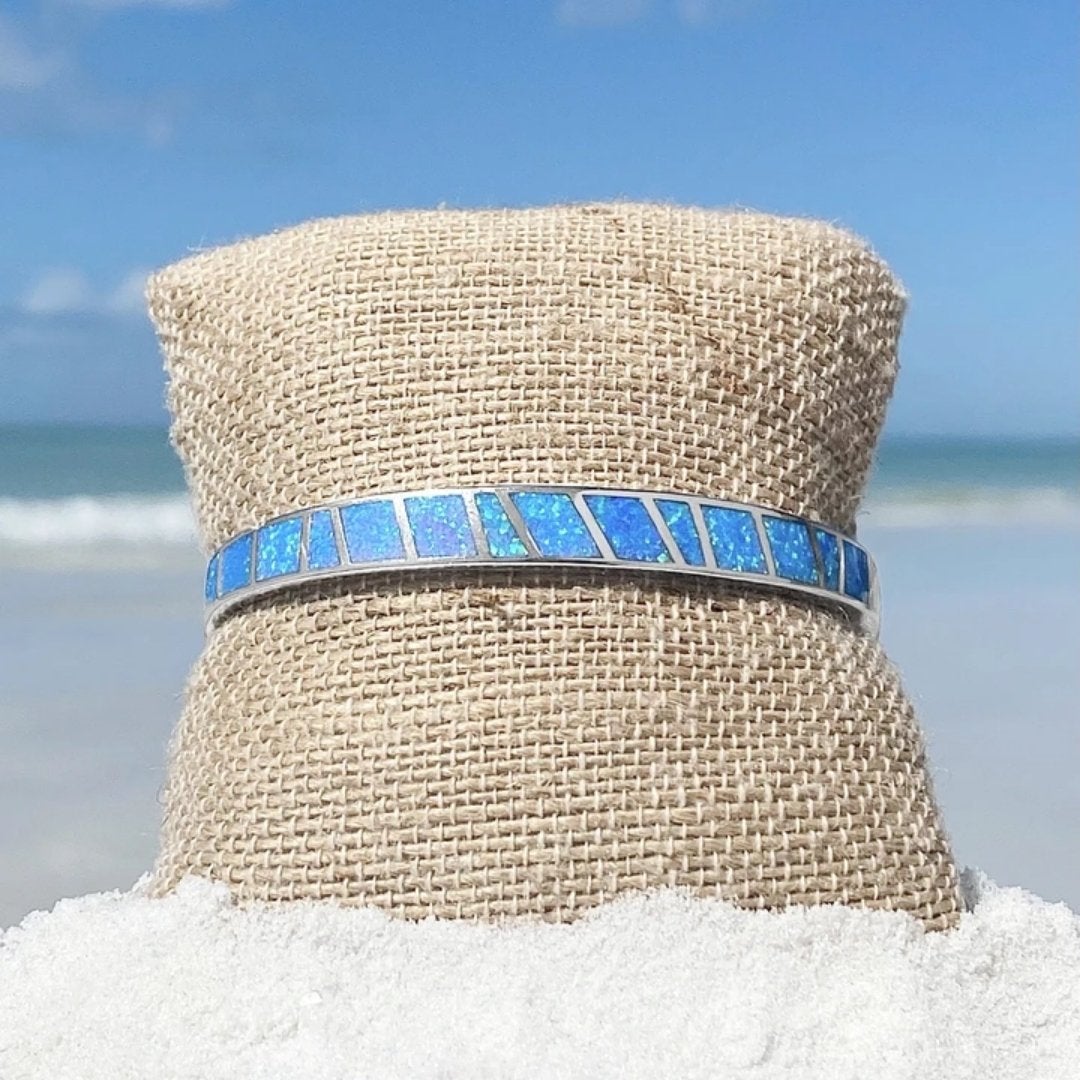 Bracelet en argent et opale bleue