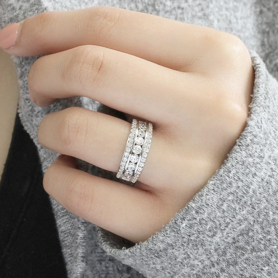 Bague Élégante en Argent avec Gemme