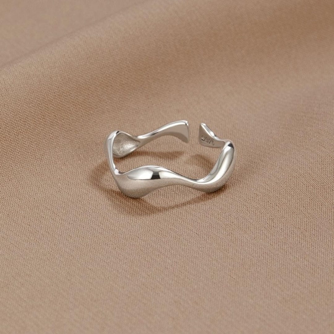Bague Minimaliste Ajustable Vagues