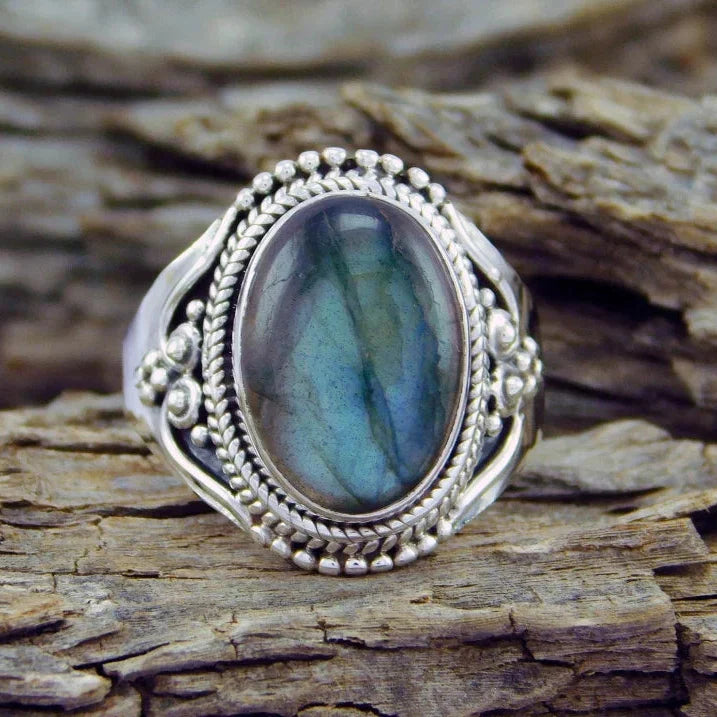 Bague en argent avec Labradorite ovale Emily