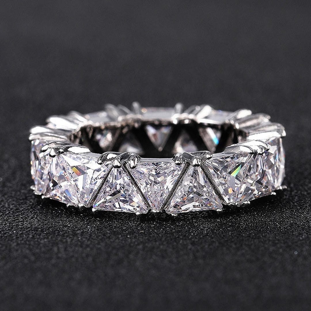 Bague Vintage en Pierre Triangulaire