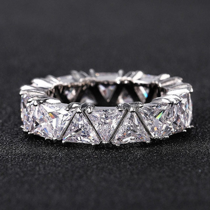 Bague Vintage en Pierre Triangulaire