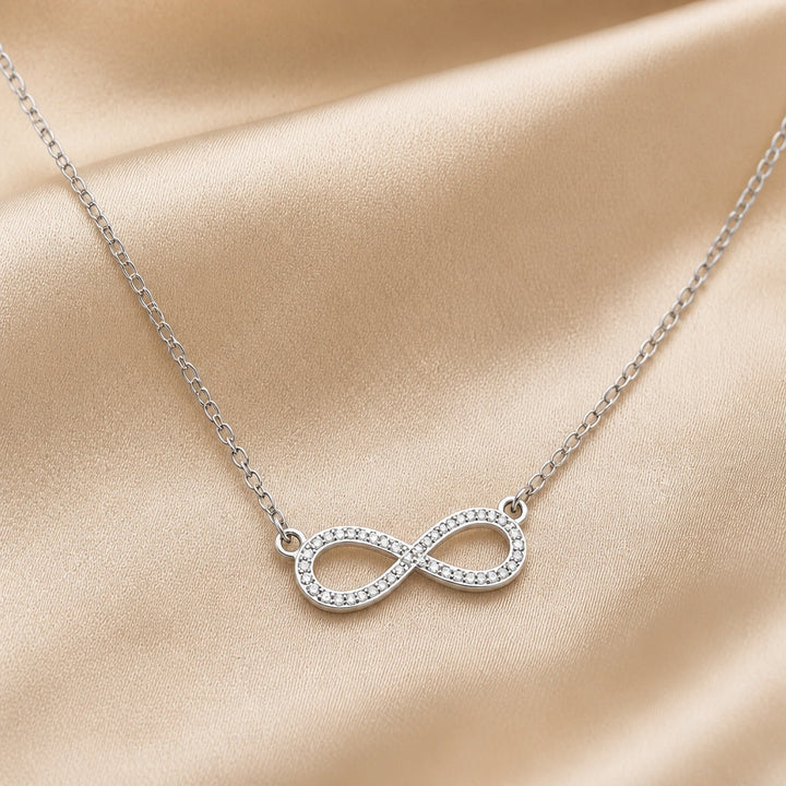 Collier Pendentif Infini en Zirconium Plaqué Or Blanc