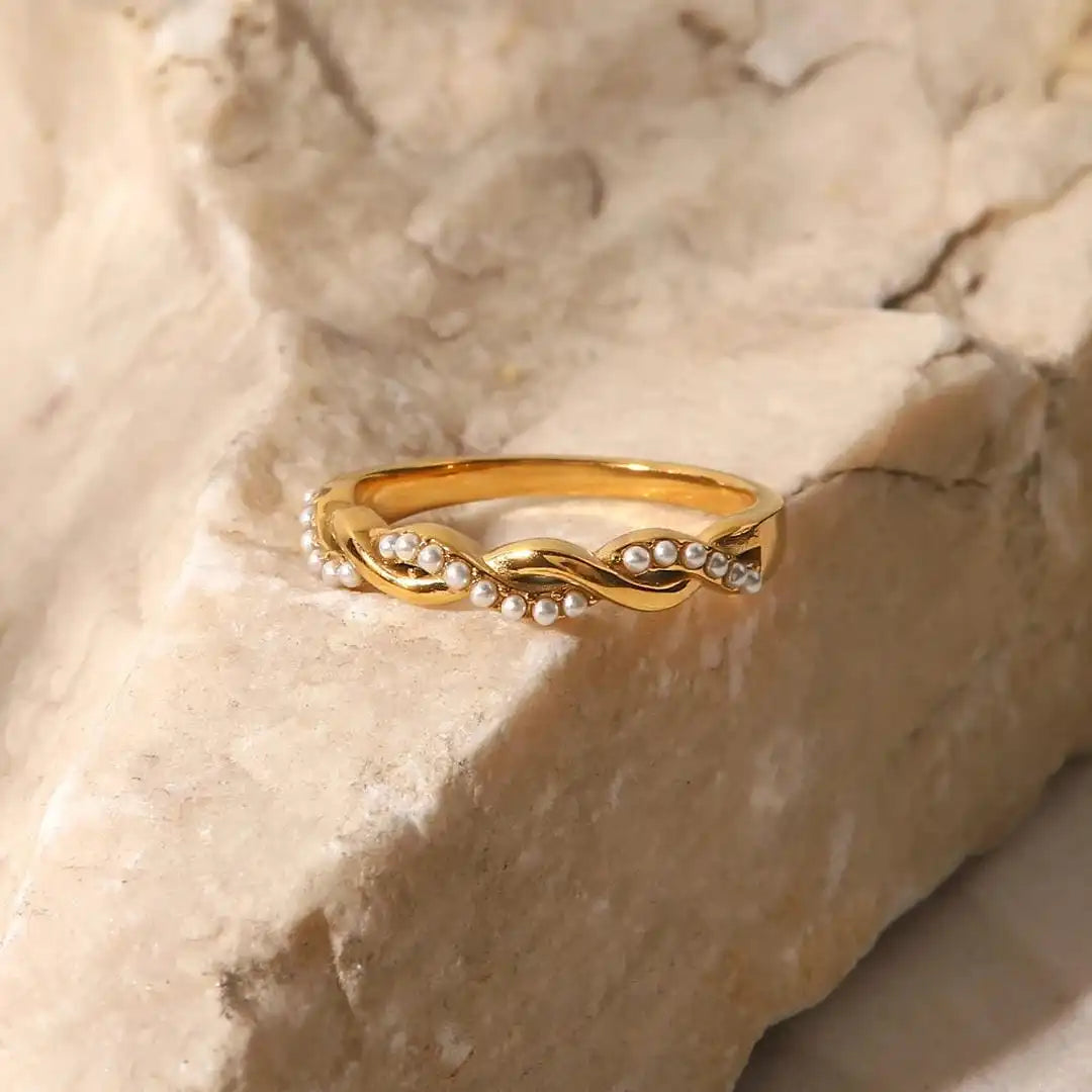 Bague Empilable en Perles Dorées Tressées