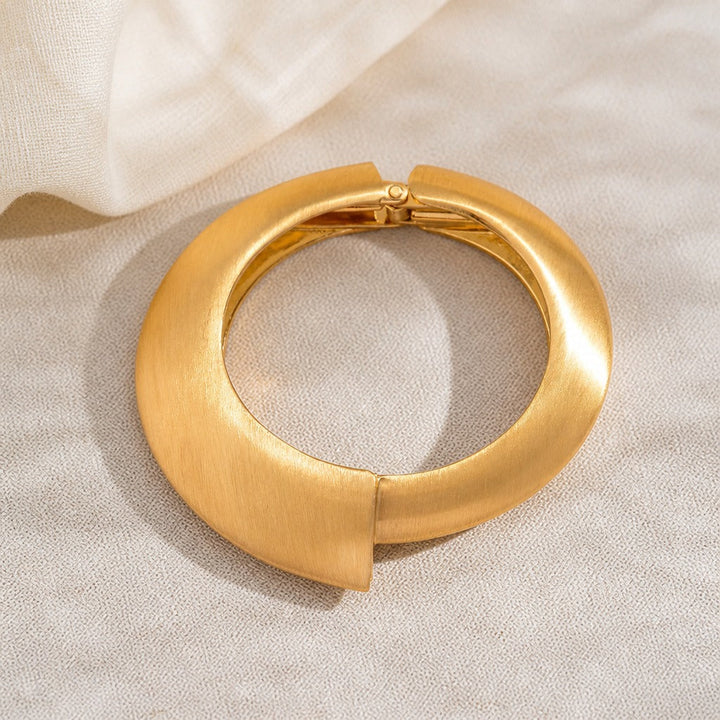 Bracelet jonc en or satiné