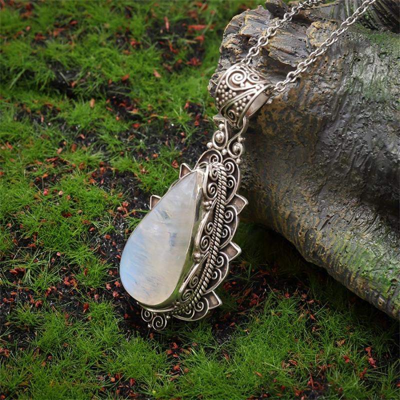 Collier Pendentif Vintage en Pierre de Lune