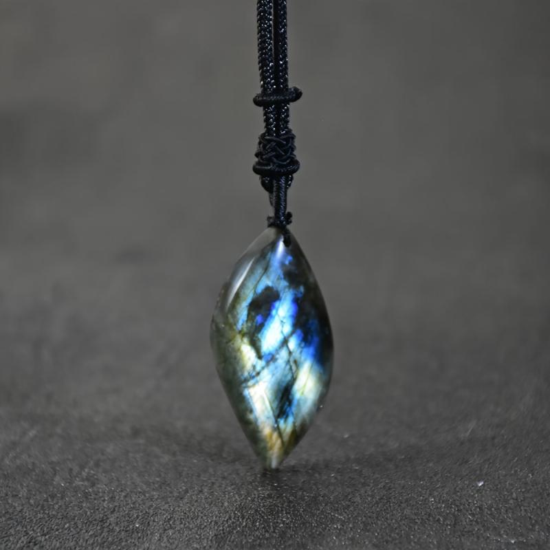 Collier en Labradorite Bleue Mystique