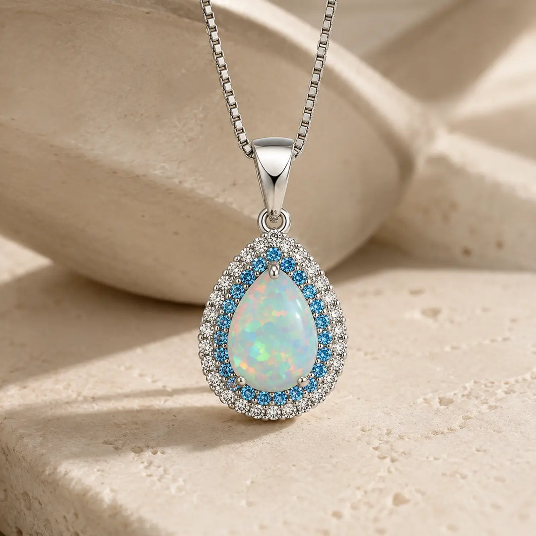 Collier Pendentif Halo en Opale Bleue