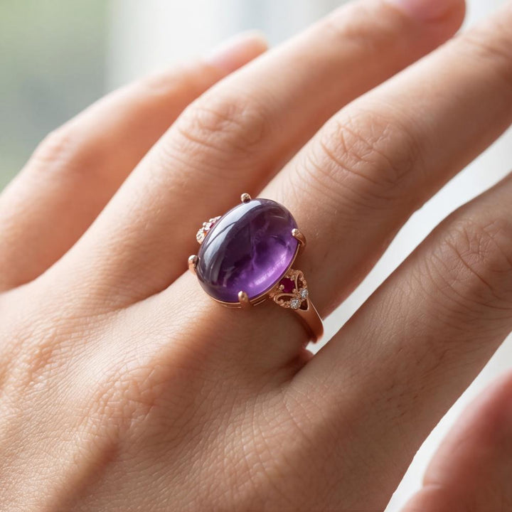 Bague en Or avec Améthyste Sculptée de Style Bohémien