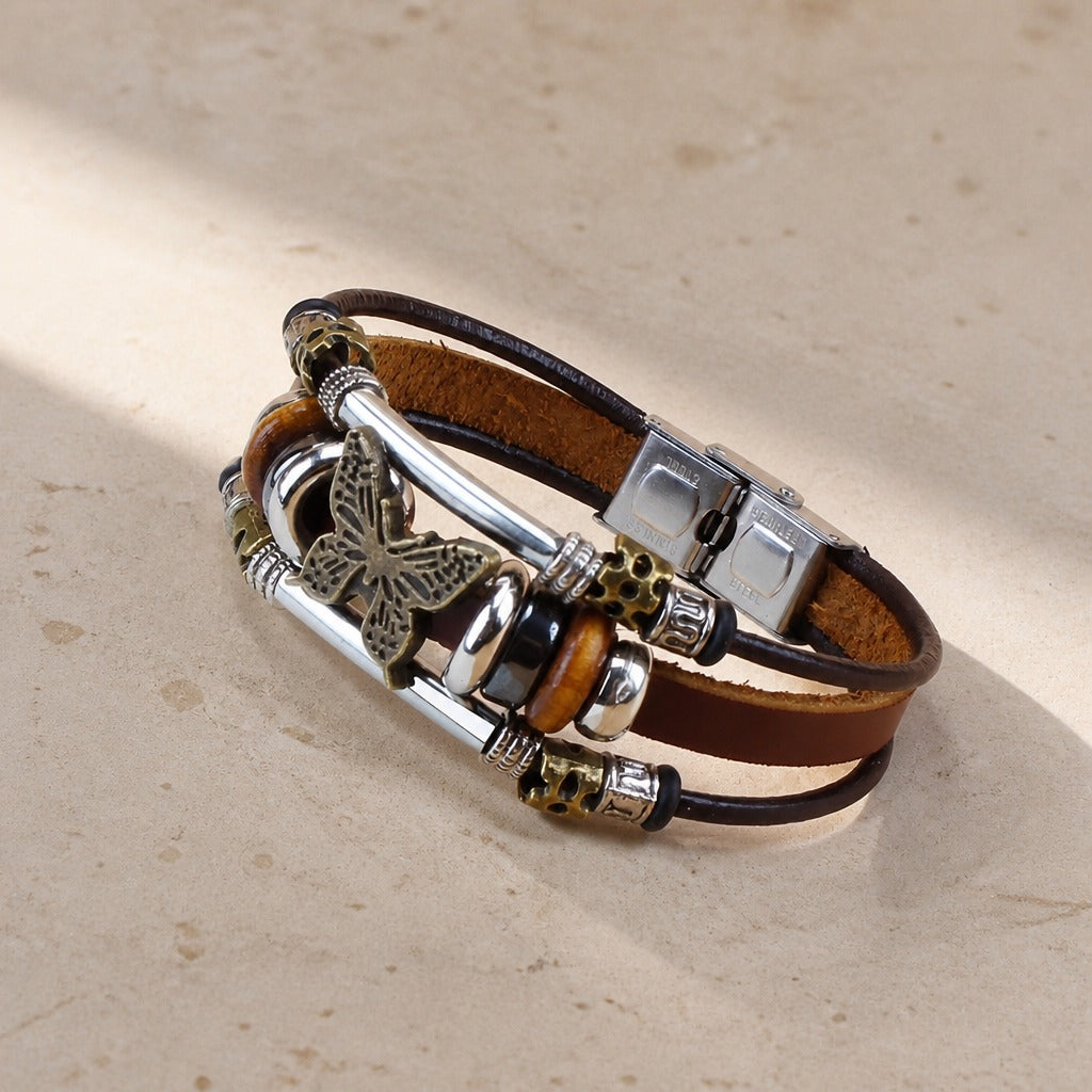 Bracelet en cuir gravé avec motif de papillon