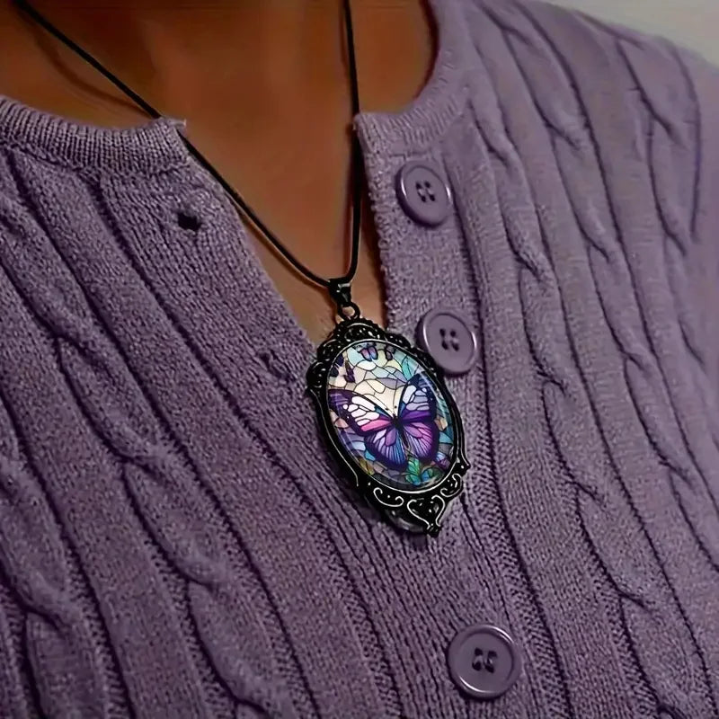 Collier Pendentif en Forme de Papillon avec Cristal Violet