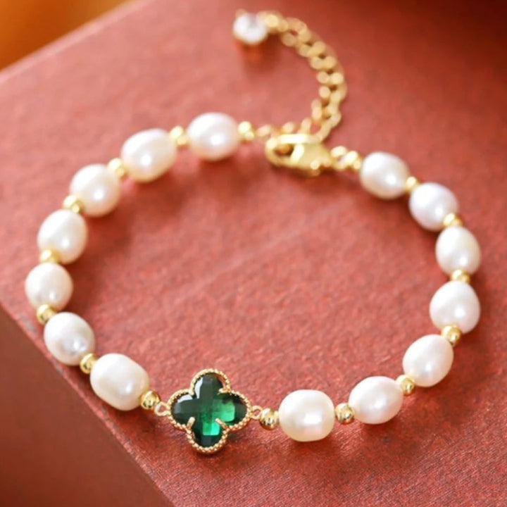 Bracelet en trèfle émeraude orné d&