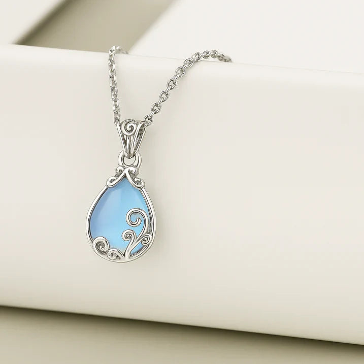 Collier vintage en argent en forme de goutte d&