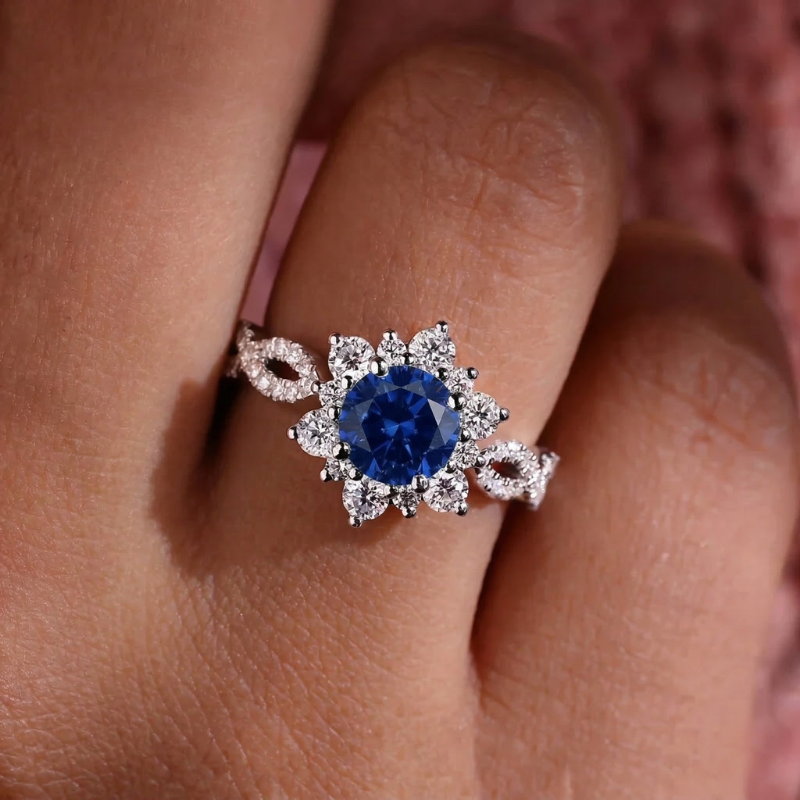 Bague en or blanc ornée d&