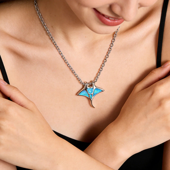 Collier en opale bleue Raie Manta