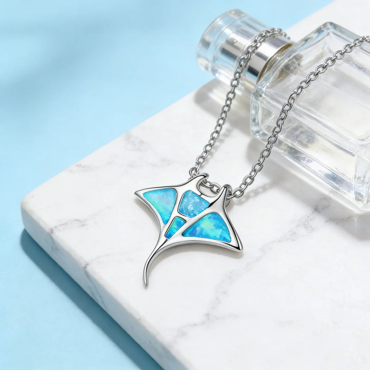 Collier en opale bleue Raie Manta