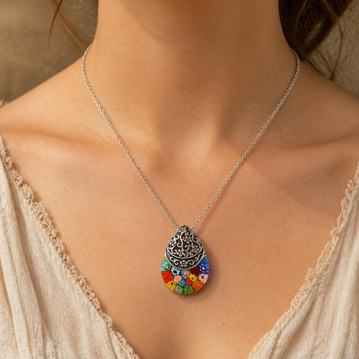 Collier Pendentif en Verre Floral Gravé