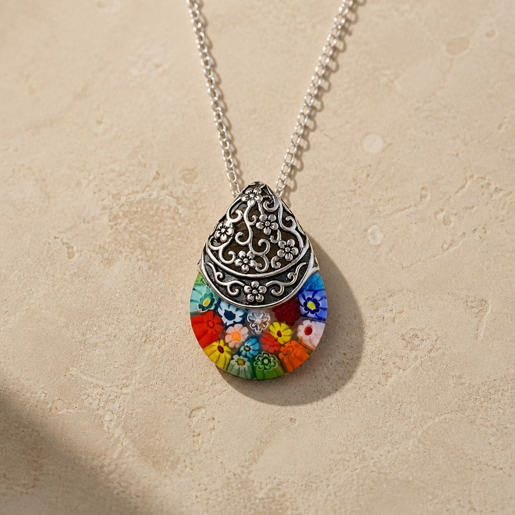 Collier Pendentif en Verre Floral Gravé