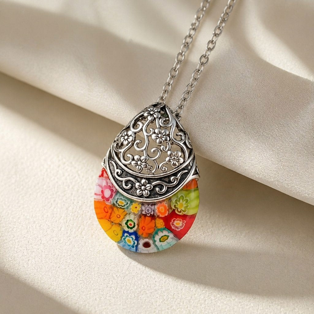 Collier Pendentif en Verre Floral Gravé