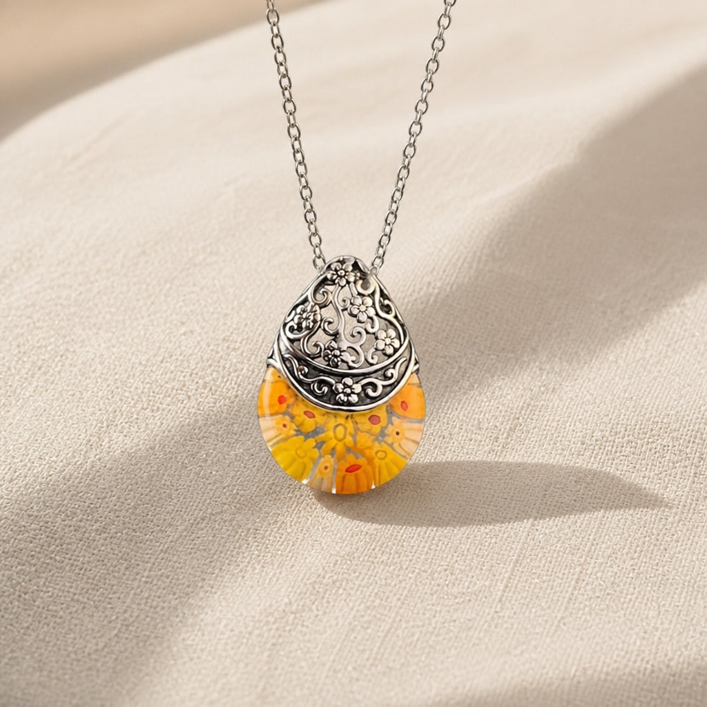Collier Pendentif en Verre Floral Gravé
