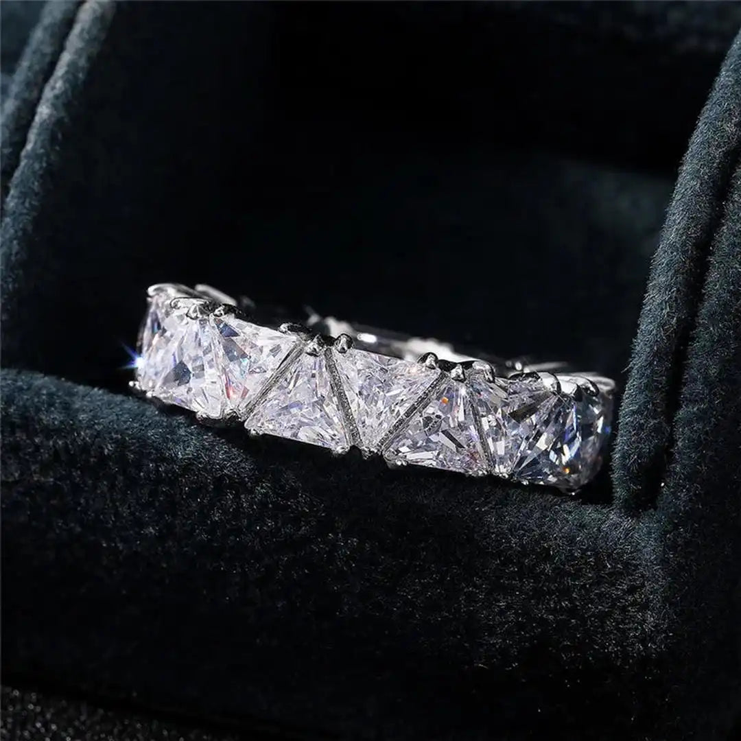 Bague Vintage en Pierre Triangulaire