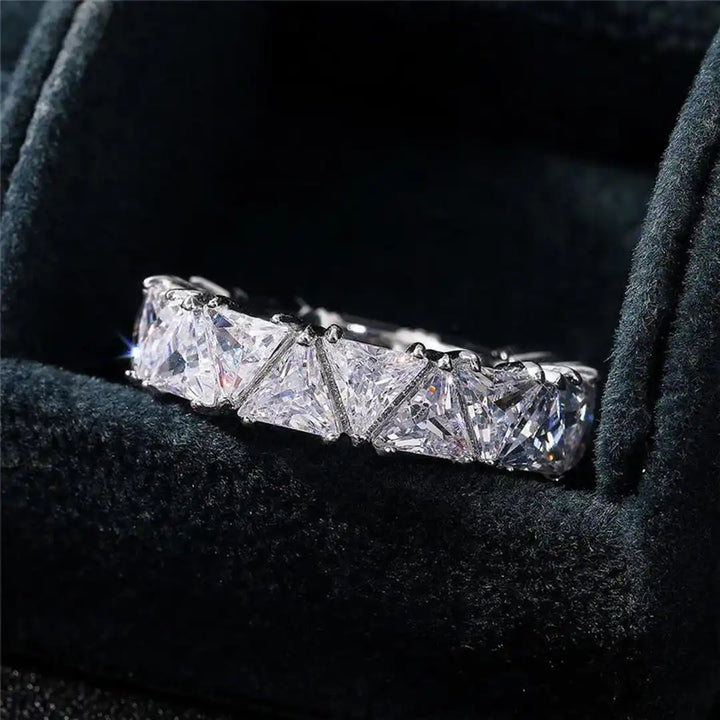 Bague Vintage en Pierre Triangulaire