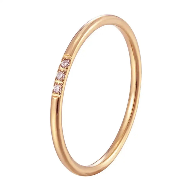 Bague Délicate Empilable à Trois Pierres
