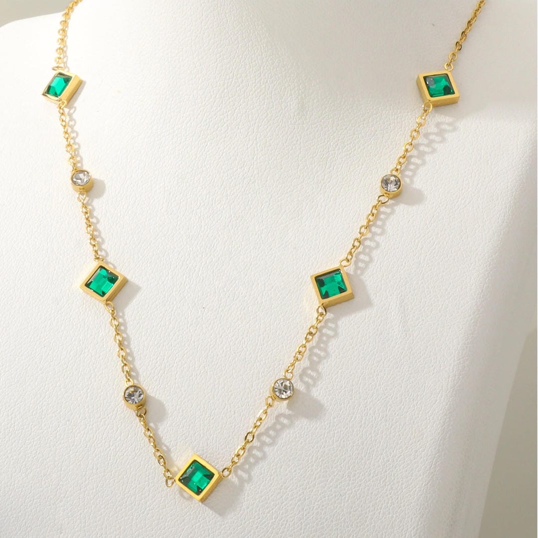Collier Pendentif Émeraude Royale