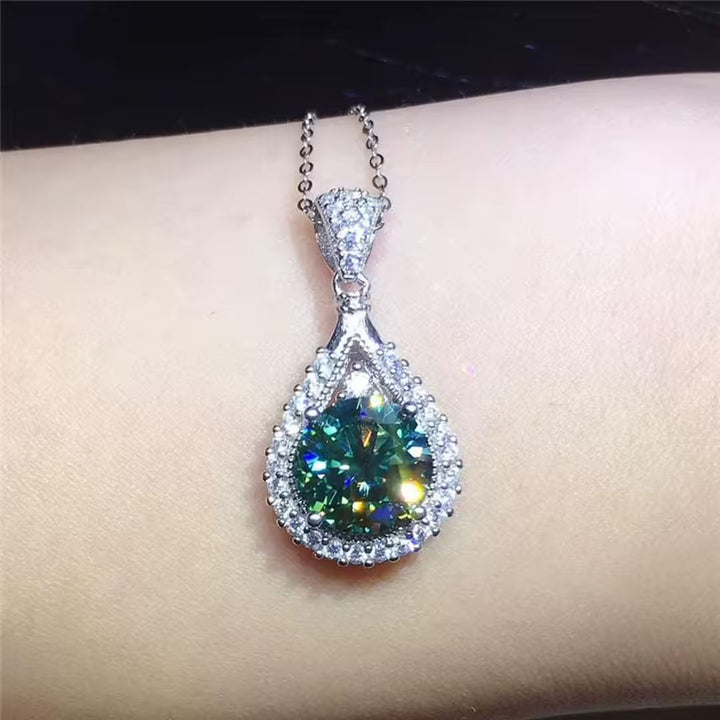 Collier Émeraude Radieuse en Forme de Goutte