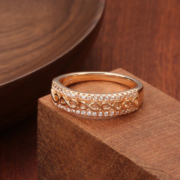 Bague Élégante Infini en Zirconium